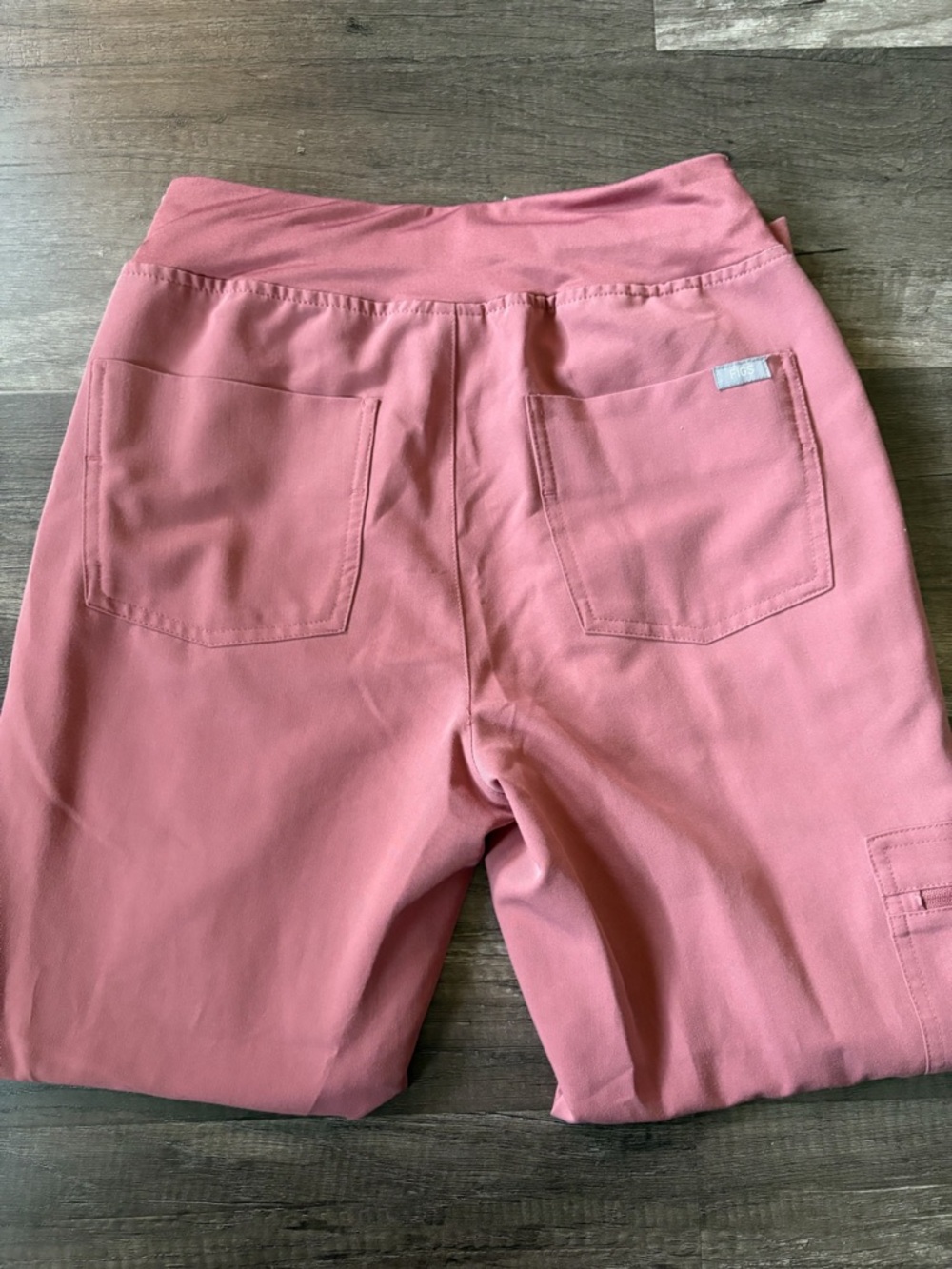 FIGS Scrub Set in Dusty Rose/ Pink Blush Catarina One-Pocket Zamora Jogger - Picture 10 of 12